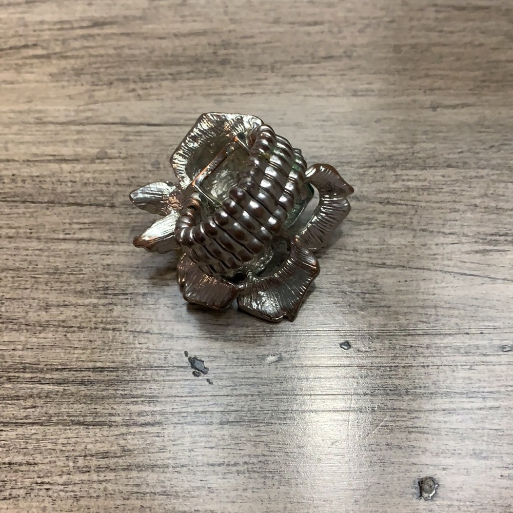 Flower ring. - Picture 3 of 3